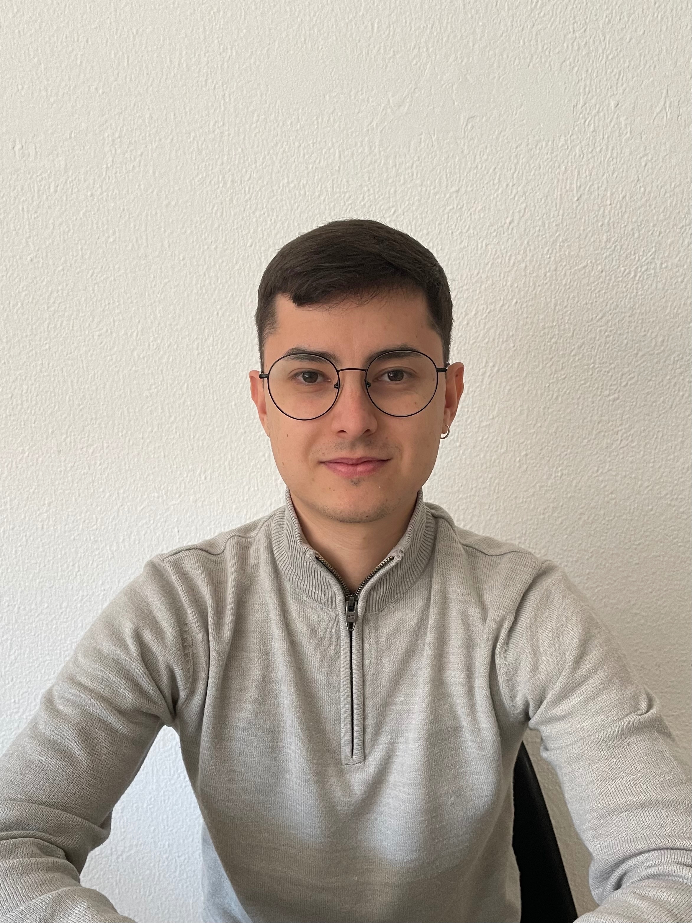 Caravaca Grabalosa, Pau