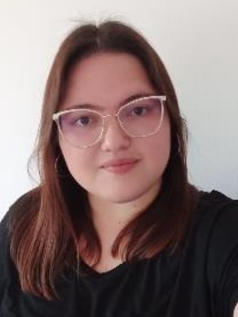 Alcaraz Bernades, Itzel