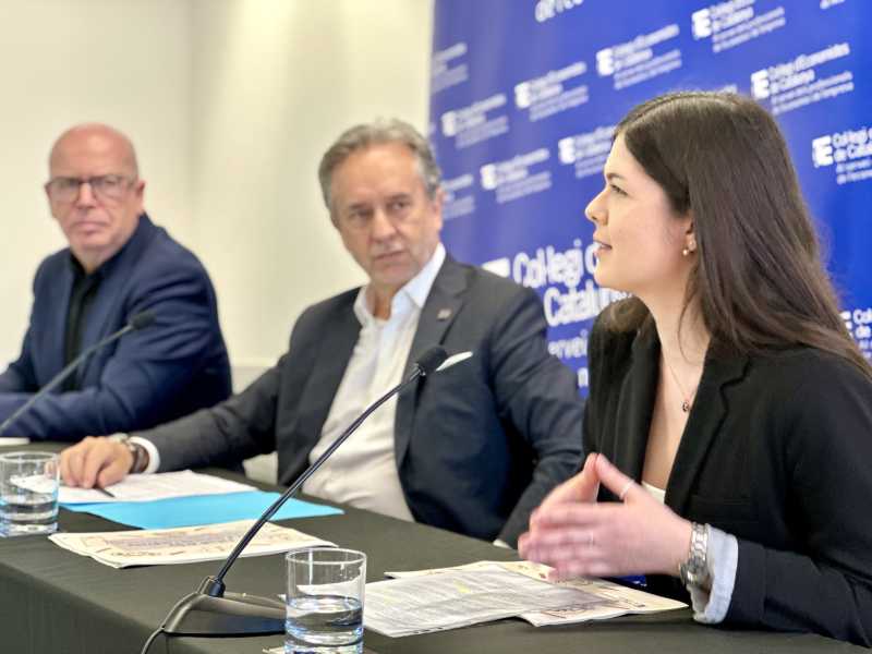 L'estudiant Helena Garcia Mostazo intervé en la roda de premsa de presentació del treball