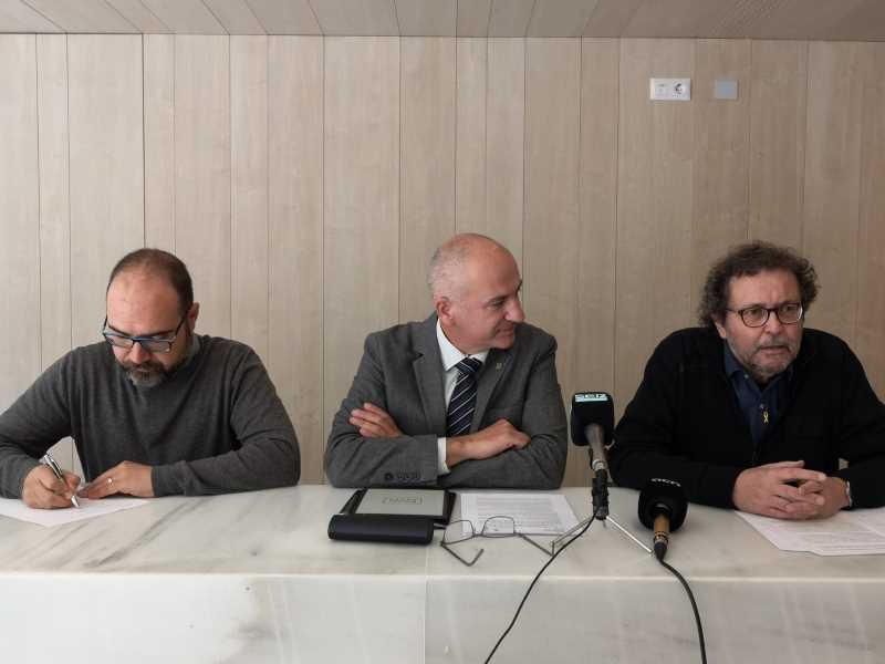 Narcís Fajula, Quim Salvi i Lluís Costa durant la presentació de l'estudi