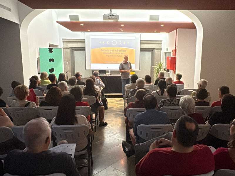 Imatge de la quarta sessió del cicle Caminant cap a l'eclipsi