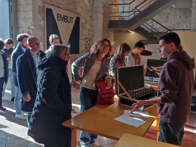 Accés del públic a la presentació de la Càtedra