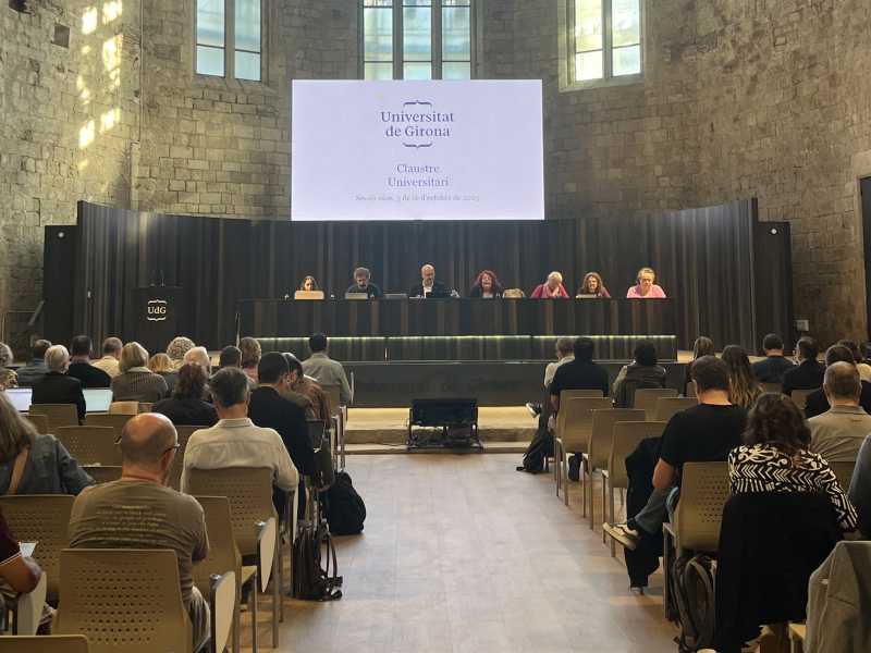 La Mesa del Claustre presideix l