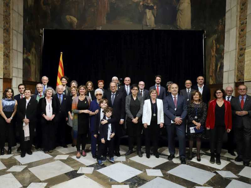 Foto de grup de tots els guardonats amb la consellera