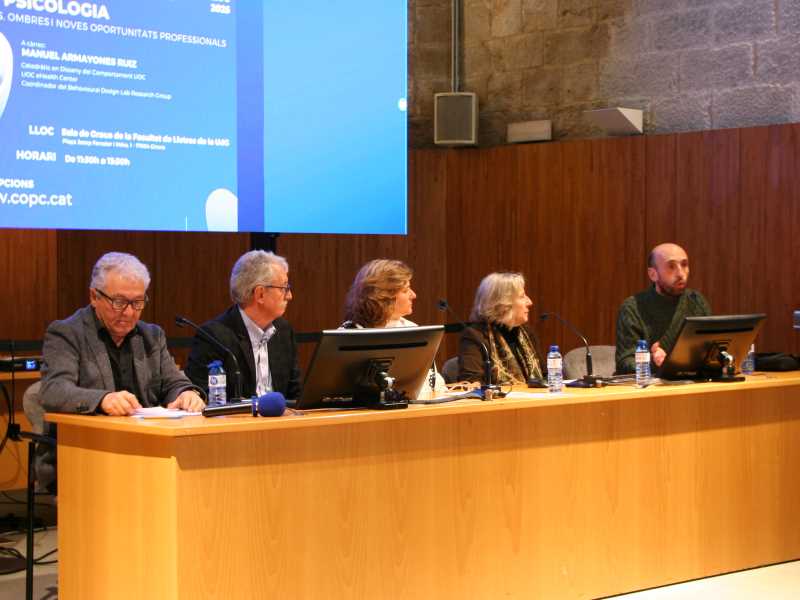 D'esquerra a dreta: Àngel Guirado, Guillermo Mattioli, Sílvia Llach, Esperança Villar i Francesc Sidera.