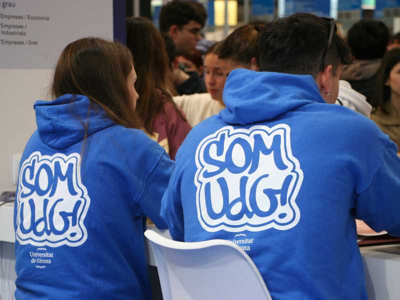 Alumnes de la UdG assessoren els futurs universitaris