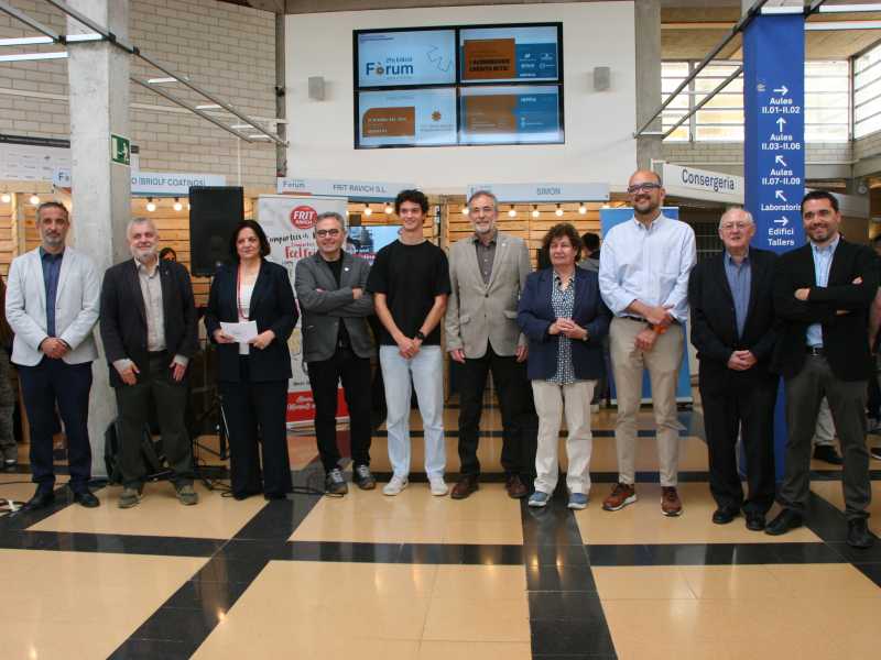 Imatge de les autoritats encarregades d'inaugurar la 27a edició del Fòrum Industrial