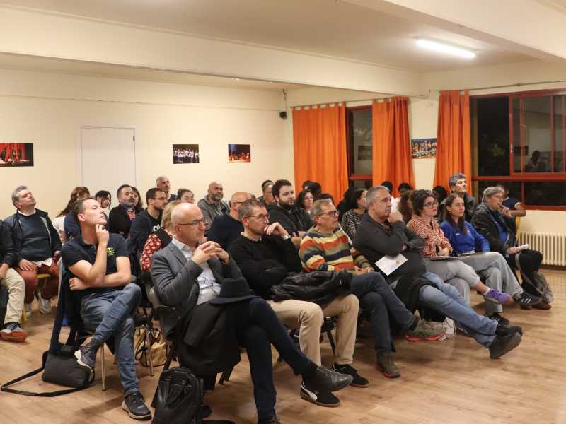 Assistents de la cloenda del projecte BaskEUball