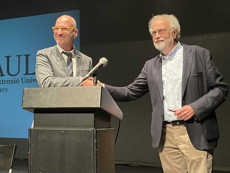 El rector, Quim Salvi, i l'alcalde de Blanes, Jordi Hernández, interevenen en la presentació