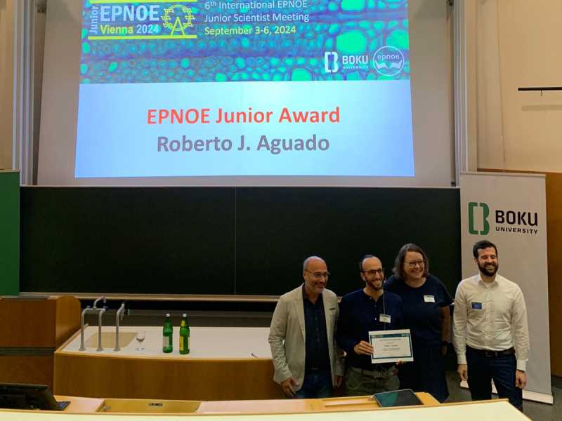 Entrega del reconeixement a Roberto J. Aguado (4 de setembre de 2024, Viena).