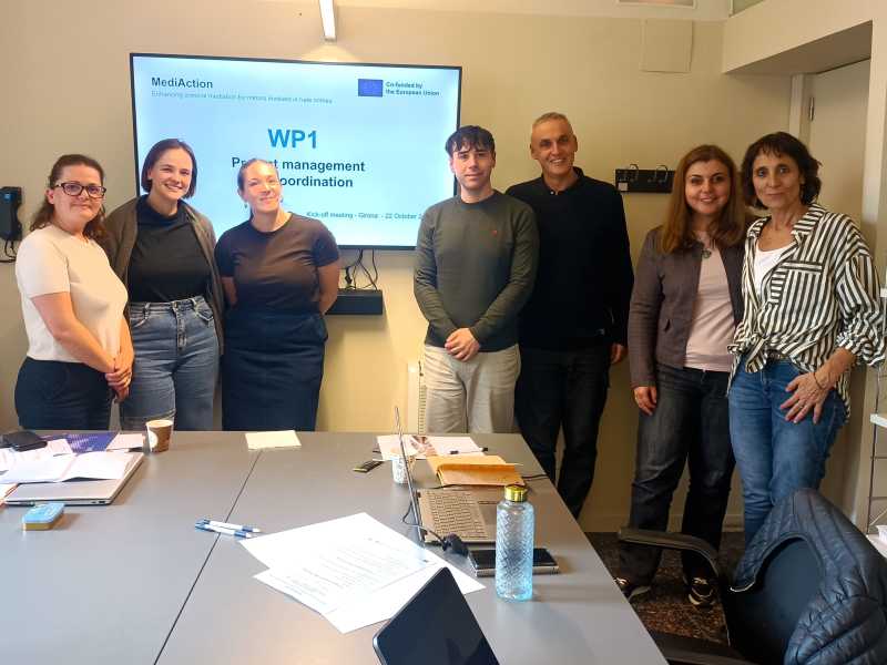 A la imatge, part de l'equip de la UdG que participa en el projecte