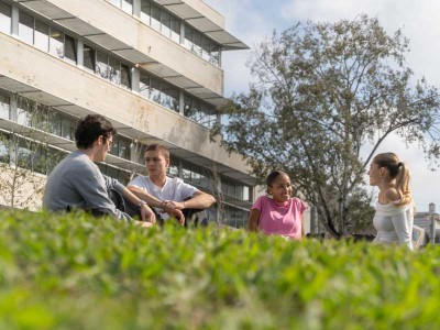 Els estudiants de la UdG viuen el campus