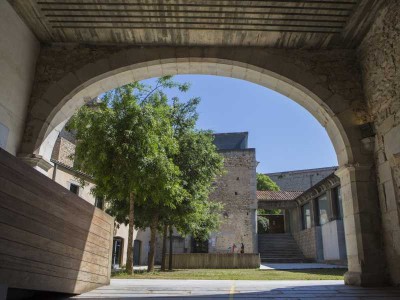 Imatge d'arxiu de l'edifici de Les Àligues, seu del Rectorat de la UdG