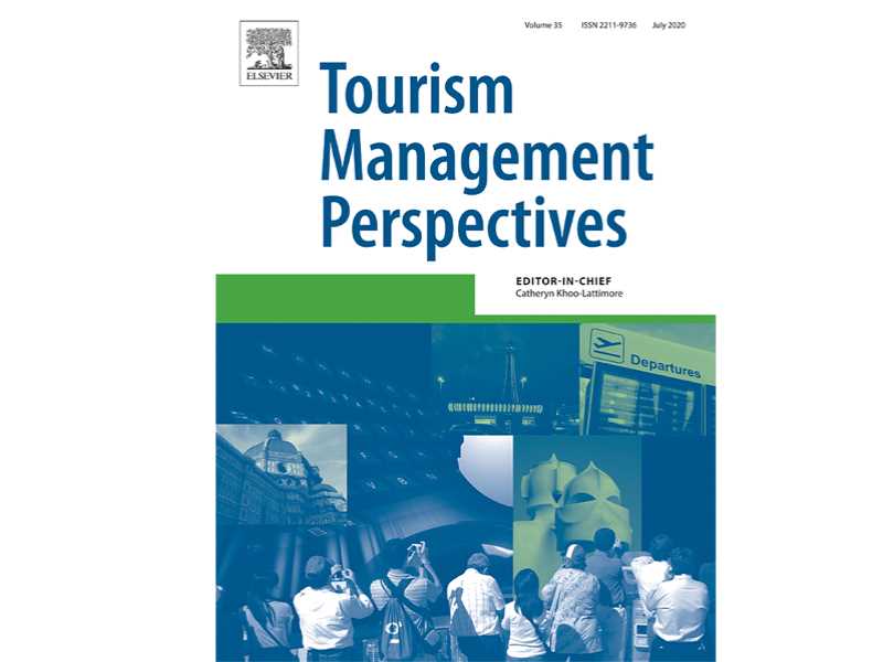 Tracking visitors in crowded spaces using zenith images: Drones and time-lapse