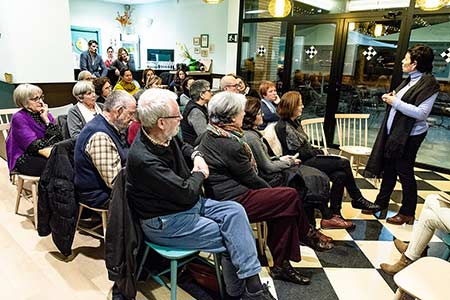 Fotografia dels assistents de la tertúlia social