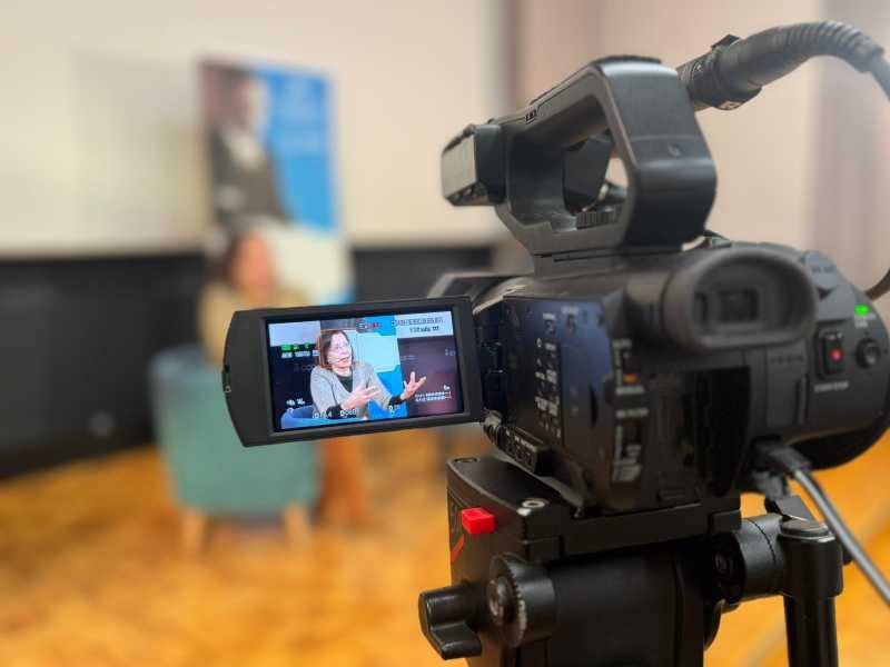 Espais de comunicació: Religió, poder i cultura popular.