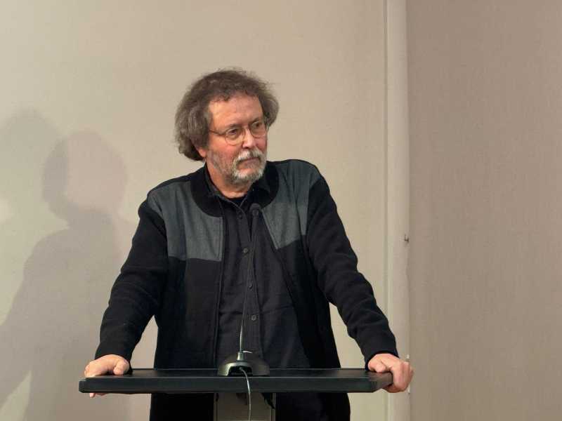 Espais de comunicació: Religió, poder i cultura popular.