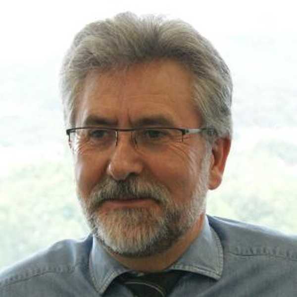 Dr. Emili Montesinos