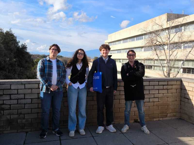 L'Estudiant de la UPVD Joan Chillon amb els representants del Consell d'Estudiants de la UdG