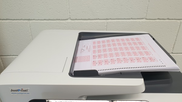 fotografia de com s'ha de col·locar el plec a la safata